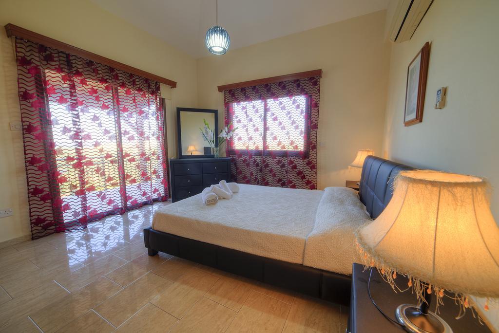 Villa Paradise Paphos Zimmer foto